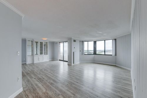807-807 Harmon Cove Tower, Secaucus, NJ, 07094-1710 | Card Image