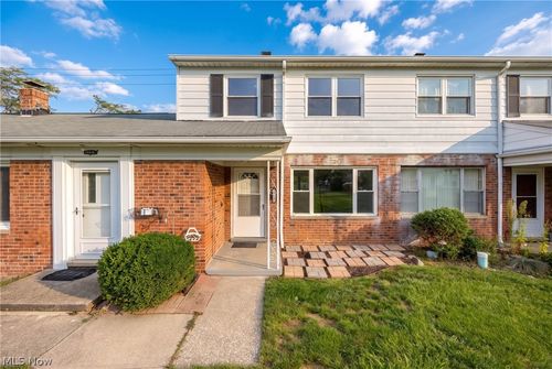 10366 Manorford Dr, Parma Heights, OH, 44130-3121 | Card Image