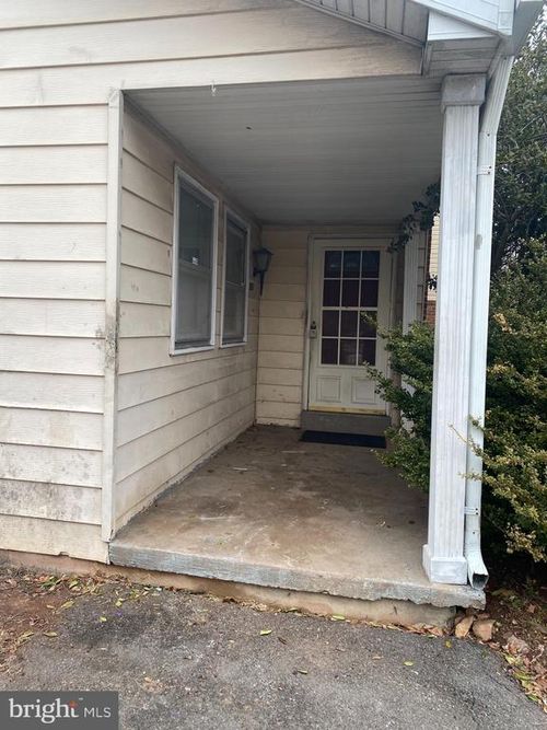501 Tavenner Ct, STERLING, VA, 20164-1905 | Card Image
