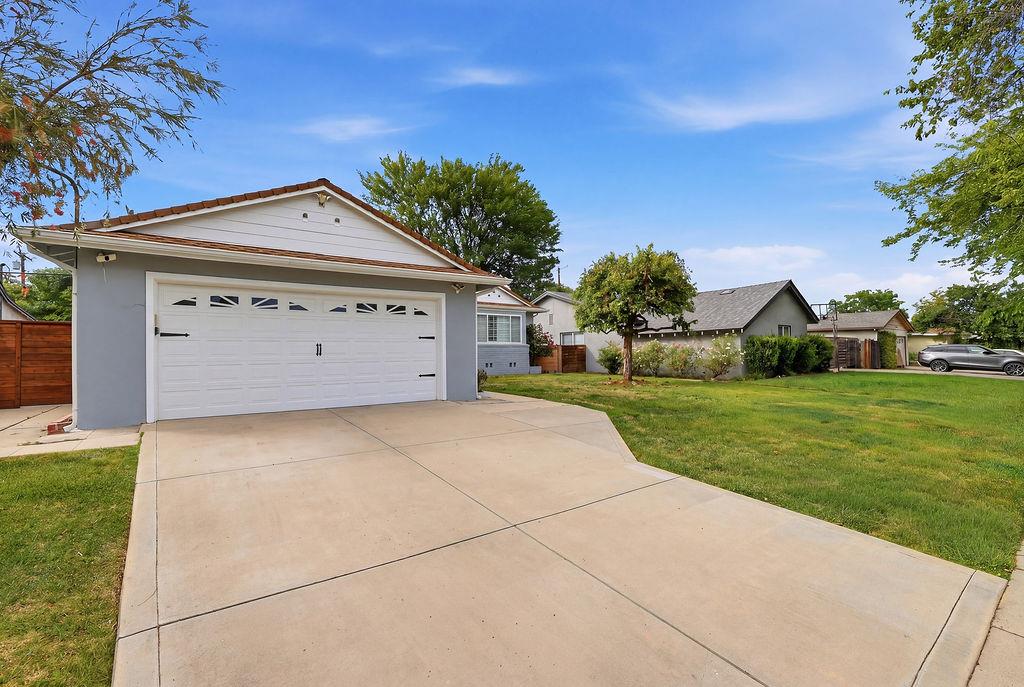 Residential in West Hills (los Angeles) 2