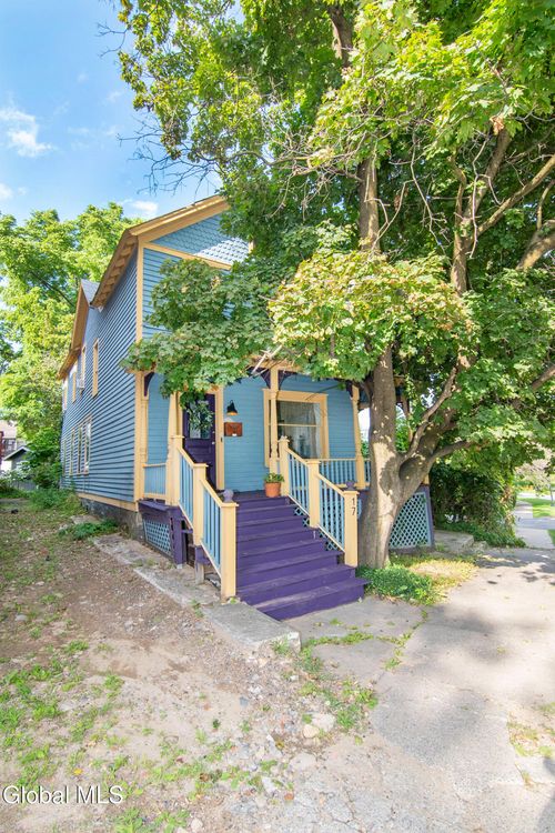 17 Van Dam St, Saratoga Springs, NY, 12866-2101 | Card Image