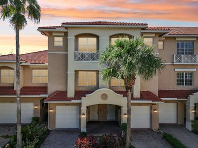 4705 Artesa Way E, Condo with 3 bedrooms, 3 bathrooms and null parking in Palm Beach Gardens FL | Image 3