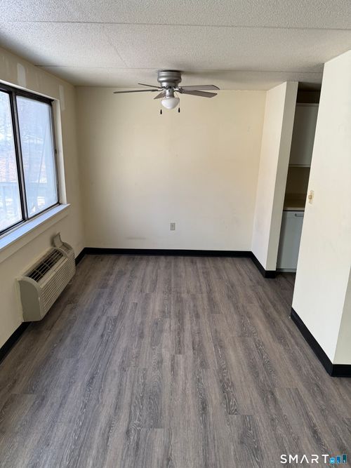 apt-b10-126 Triangle St, Danbury, CT, 06810-2908 | Card Image