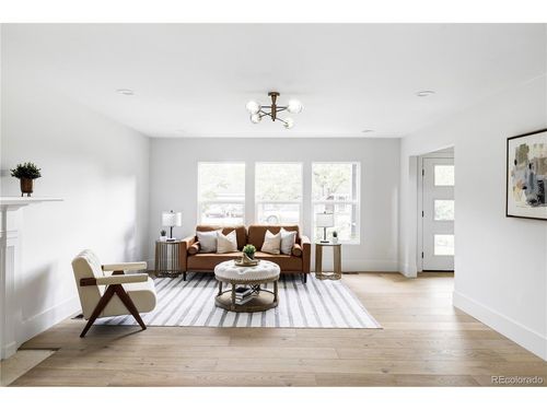 3930 S Hillcrest Dr, Denver, CO, 80237-1110 | Card Image