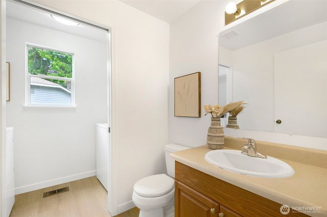 20039 99 Th Ct Ne, House other with 3 bedrooms, 3 bathrooms and 2 parking in Bothell WA | Image 20