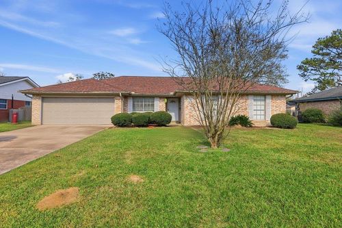 1908 Thousand Oaks Dr, Orange, TX, 77632-1215 | Card Image