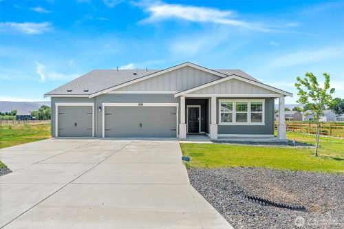 2911 Roan Dr, Ellensburg, WA, 98926-6014 | Card Image