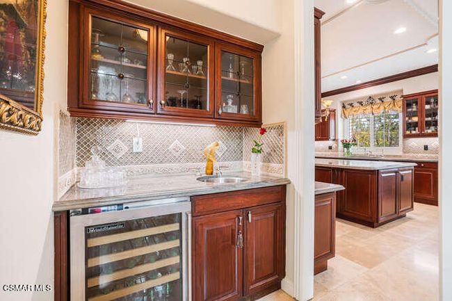 Wet Bar | Image 15