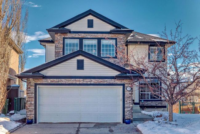 16 Valley Crest Gardens Nw, Home with 4 bedrooms, 3 bathrooms and 4 parking in Calgary AB | Image 3