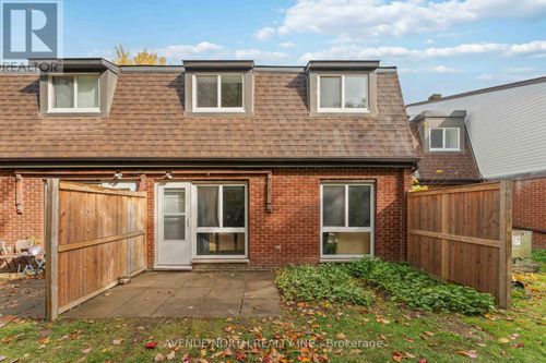 11k-2080 Ogilvie Rd, Ottawa, ON, K1J7N8 | Card Image