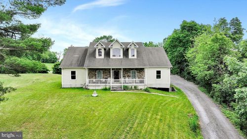 820 Heck Hill Rd, LEWISBERRY, PA, 17339-9143 | Card Image