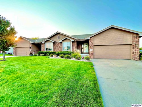 15520 Parker Street, Omaha, NE, 68154 | Card Image