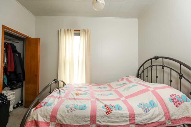 413 12c St N, House other with 3 bedrooms, 1 bathrooms and 1 parking in Lethbridge AB | Image 11