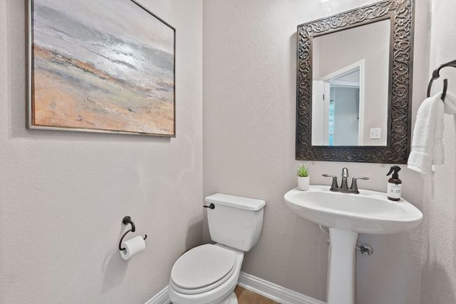 Half bathroom | Image 28