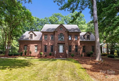 654 N 9th St, Albemarle, NC, 28001-4224 | Card Image