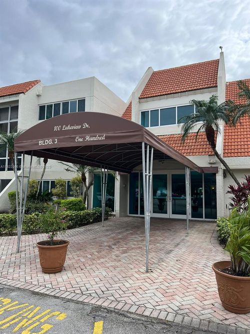 apt-118-100 Lakeview Dr, Weston, FL, 33326-2505 | Card Image