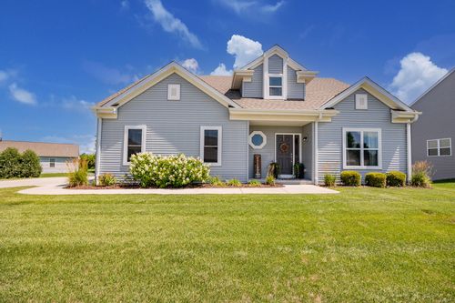 221 Arbor Point Ave, West Bend, WI, 53095-2627 | Card Image