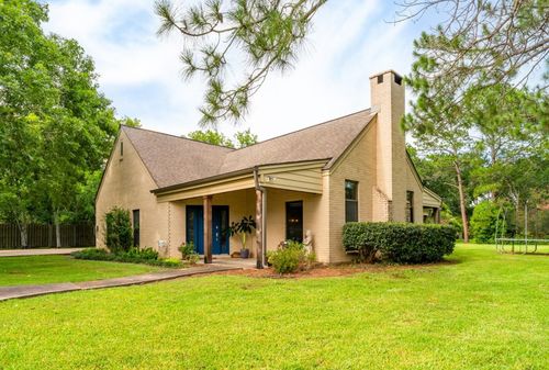 2210 Rita St, El Campo, TX, 77437-2445 | Card Image