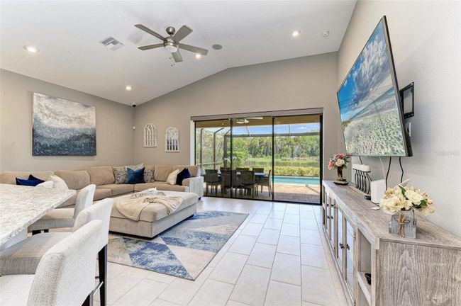 9092 Luna Lane, House other with 3 bedrooms, 2 bathrooms and null parking in Sarasota FL | Image 19
