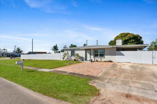 2329 West Dr, West Palm Beach, FL, 33409-6168 | Card Image