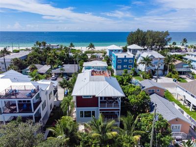 2209 Avenue C, House other with 5 bedrooms, 5 bathrooms and null parking in Bradenton Beach FL | Image 2