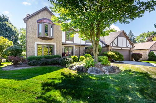 3273 Salem Dr, Rochester Hills, MI, 48306-2935 | Card Image