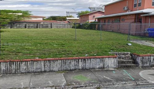 1611 Nw 2nd St, Miami, FL, 33125-5520 | Card Image