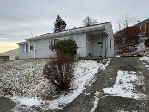 318 Dersam St, Mckeesport, PA, 15133-3530 | Card Image