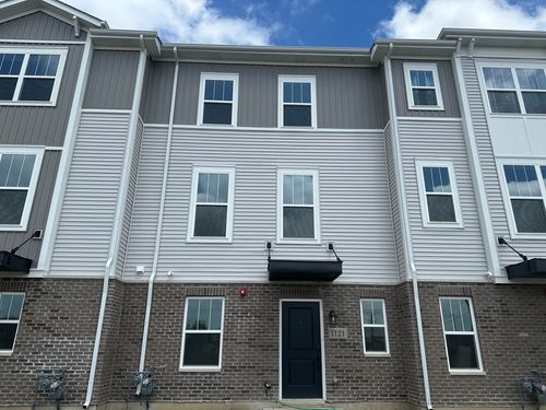 1121 Girard Ave, Des Plaines, IL, 60018-2606 | Card Image