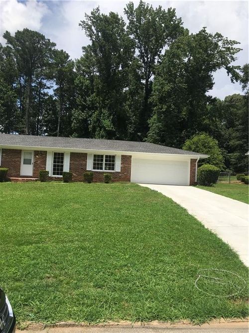 5496 Joeclay Dr, Stone Mountain, GA, 30088-3406 | Card Image