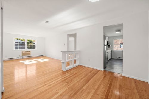 8-11 Colonial Village Dr, Arlington, MA, 02474-3941 | Card Image