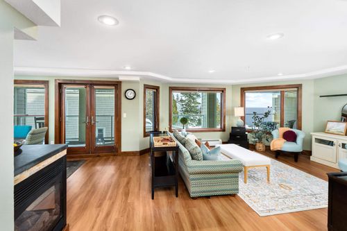 l205-2126 Water St, Duluth, MN, 55812-2135 | Card Image