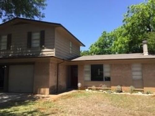 913 Woodbrook St, Arlington, TX, 76011-5007 | Card Image