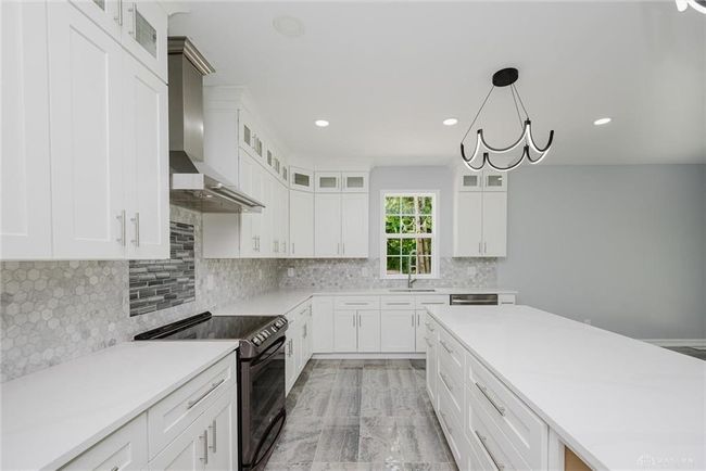 8613 Byers Rd, House other with 5 bedrooms, 3 bathrooms and null parking in Miamisburg OH | Image 10