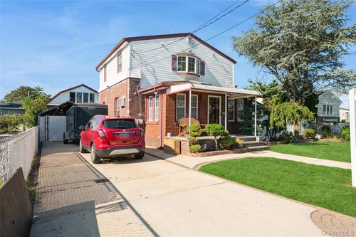 378 Starke Ave, East Meadow, NY, 11554-2823 | Card Image