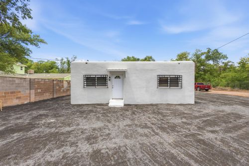 425 Sunset Rd Sw, Albuquerque, NM, 87105-2836 | Card Image