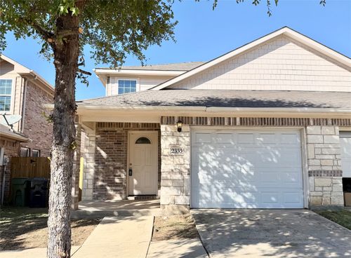 2335 Bloomfield Dr, Arlington, TX, 76012-3675 | Card Image