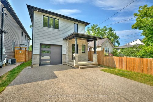 61.5B Jarrow Rd, Saint Catharines, ON, L2M1B7 | Card Image