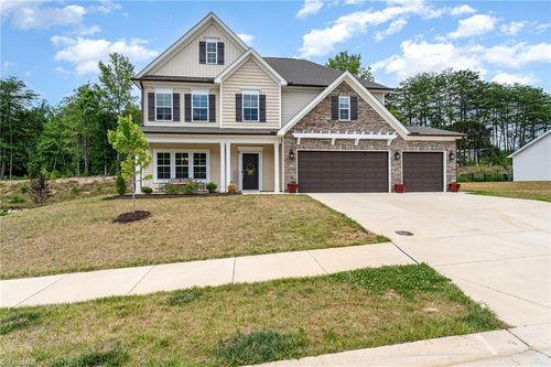 2431 Redwood Hill Run, Kernersville, NC, 27284 | Card Image