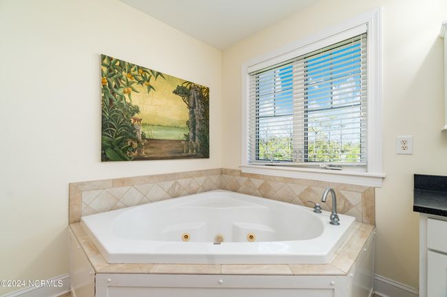 5 West Ct, House other with 6 bedrooms, 5 bathrooms and 1 parking in Pine Knoll Shores NC | Image 35