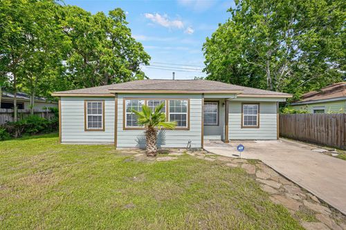 7614 Darnay Dr, Houston, TX, 77033-3448 | Card Image