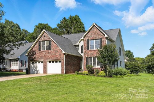 1050 Merrywood Dr, Newton, NC, 28658-8413 | Card Image