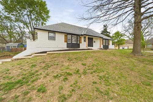 12816 Overhill Rd, Grandview, MO, 64030-2122 | Card Image