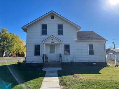 933 Warren Street, House other with 4 bedrooms, 1 bathrooms and null parking in CHIPPEWA FALLS WI | Image 1