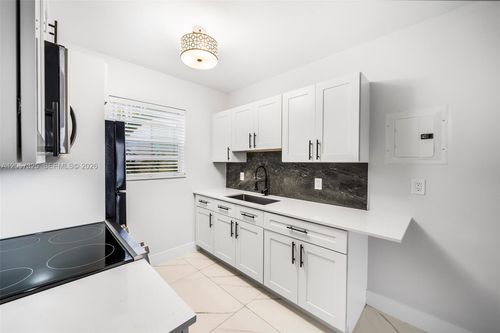 11-410 Euclid Avenue, Miami Beach, FL, 33139 | Card Image