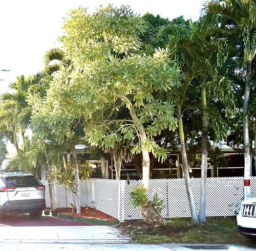 6103 Southgate Blvd, Margate, FL, 33068-1632 | Card Image