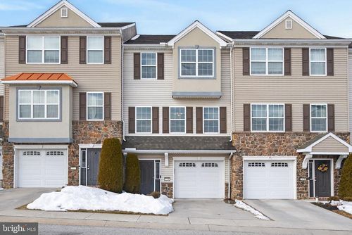 19-2436 Schultz Way, YORK, PA, 17402-4904 | Card Image