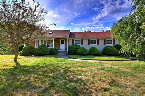 90 Brook Hill Rd, Hamden, CT, 06514-2002 | Card Image