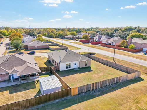 801 Cascade Dr, Glenn Heights, TX, 75154-8420 | Card Image