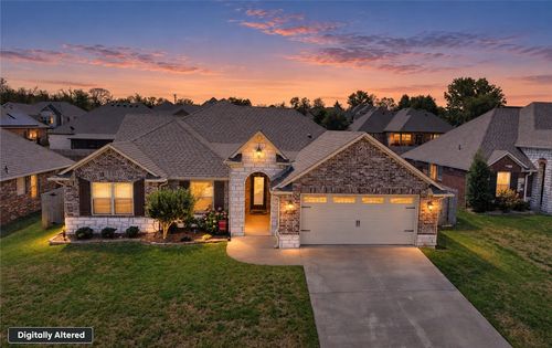 8012 Big Oak Dr, Fort Smith, AR, 72916-8451 | Card Image